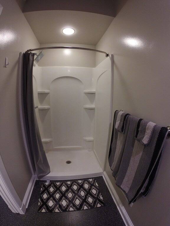 Ganze Wohnung, Schönes historisches Gebäude auf Manistee River Walk in Manistee, Manistee County