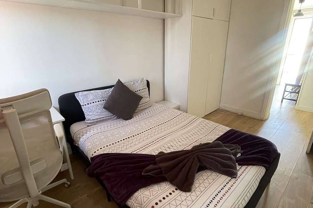 Entire apartment, Le Petit Rosier in Vitry-sur-Seine, 20 minutes from central Paris and Orly airport in Vitry-sur-Seine, Val-de-Marne