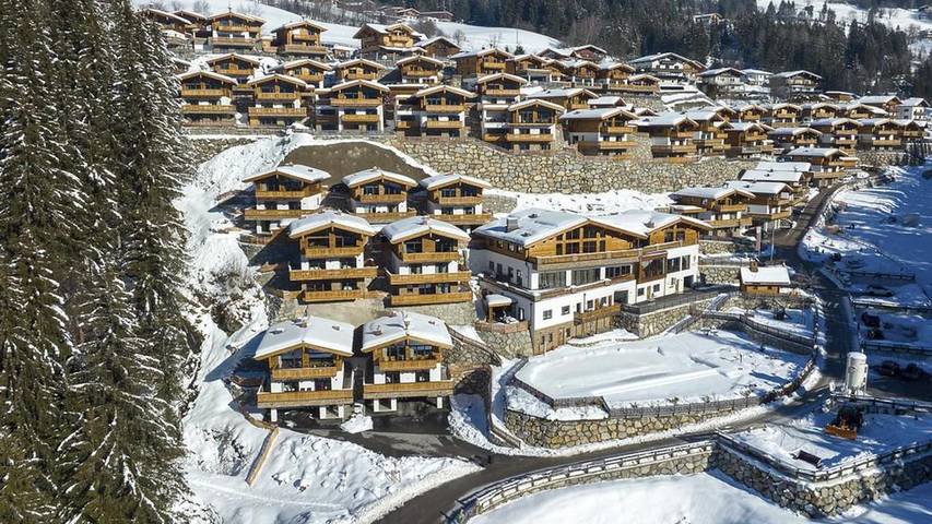 Chalet für 6 Personen, mit Sauna und Terrasse sowie Pool in Neukirchen am Großvenediger