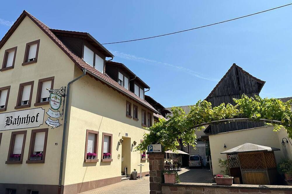 Pension Zum Bahnhof - Doppelzimmer, Dusche, Wc in Landau, Südliche Weinstraße