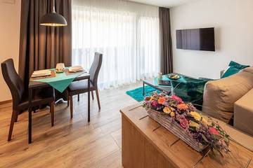 Ferienwohnung für 3 Personen, mit Terrasse und Pool in Roßhaupten