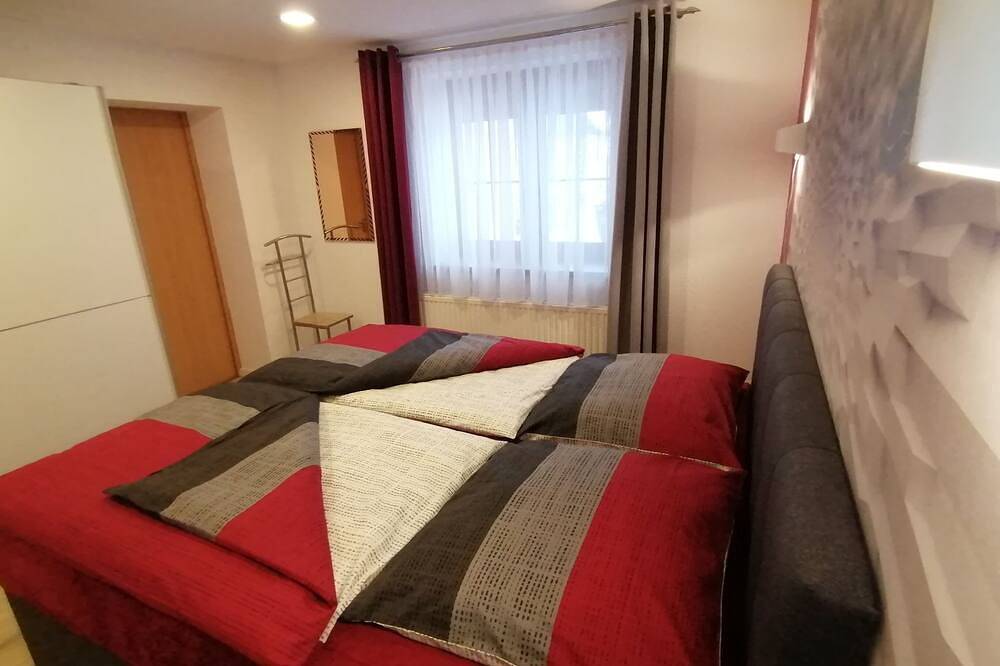 Ganze Wohnung, Moderne und geräumige, im August 2017 eröffnete Ferienwohnung für 4 Personen in Bärenstein, Erzgebirge