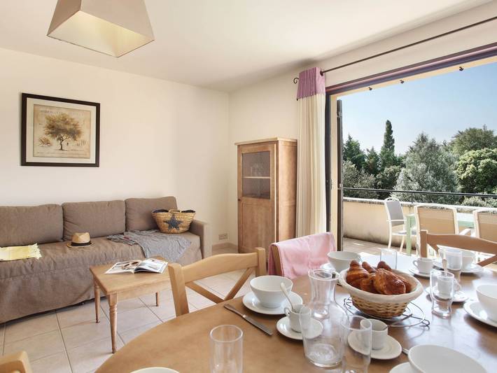 Appartement entier, Séjour ensoleillé au pays de la lavande in Bonnieux, Parc naturel régional du Luberon