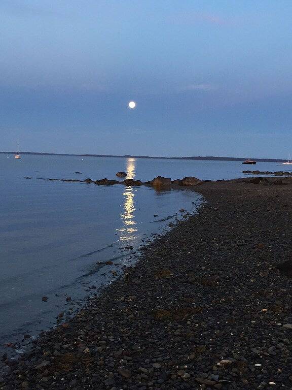 Vacation rental for 4 people, with balcony in Belfast (Maine)