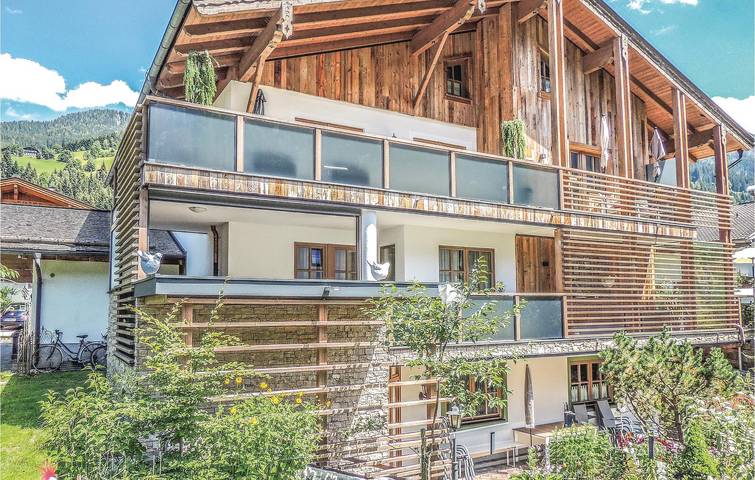 Ganze Ferienwohnung, Gemütliche 88 m² große Wohnung in der Nähe der Skistation und des Flusses, WLAN und Parkplatz inklusive in Kleinarl, Ski Amadé