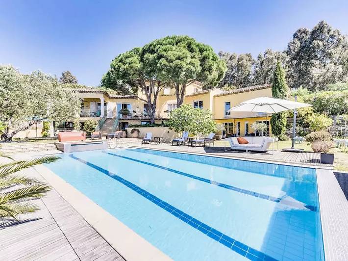 Appartement de vacances pour 6 personnes, avec piscine et jardin