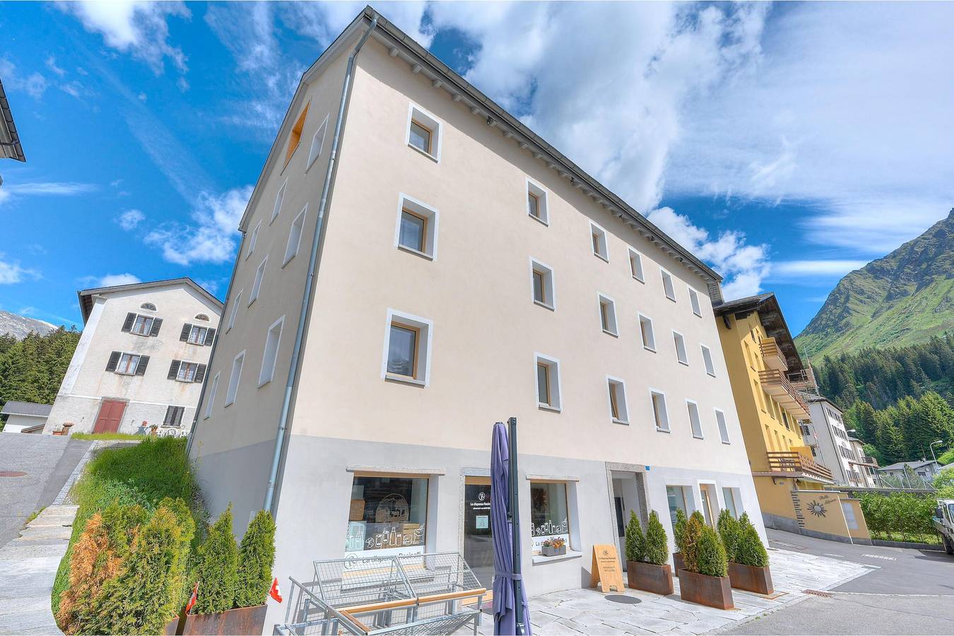 Ganze Wohnung, Modern Alpine Stay in San Bernardino | Ski, Hiking & Nature - Montana Loft 401 in San Bernardino GR, Mesocco