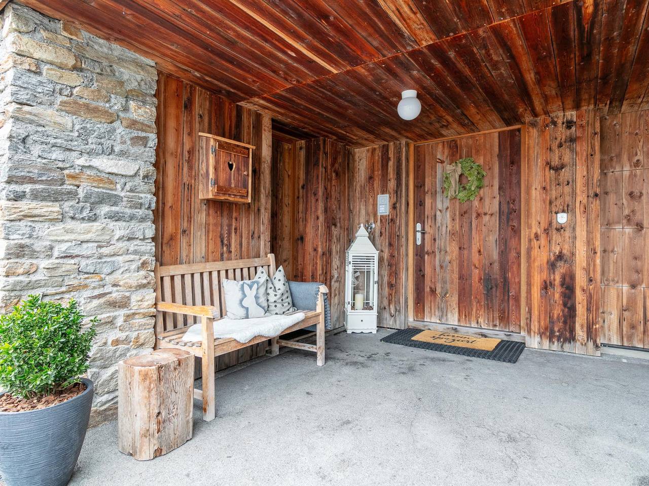 Ganze Wohnung, Traumhafte Ferienwohnung mit Sauna nahe Mayrhofen in Ramsau im Zillertal, Zillertaler Alpen