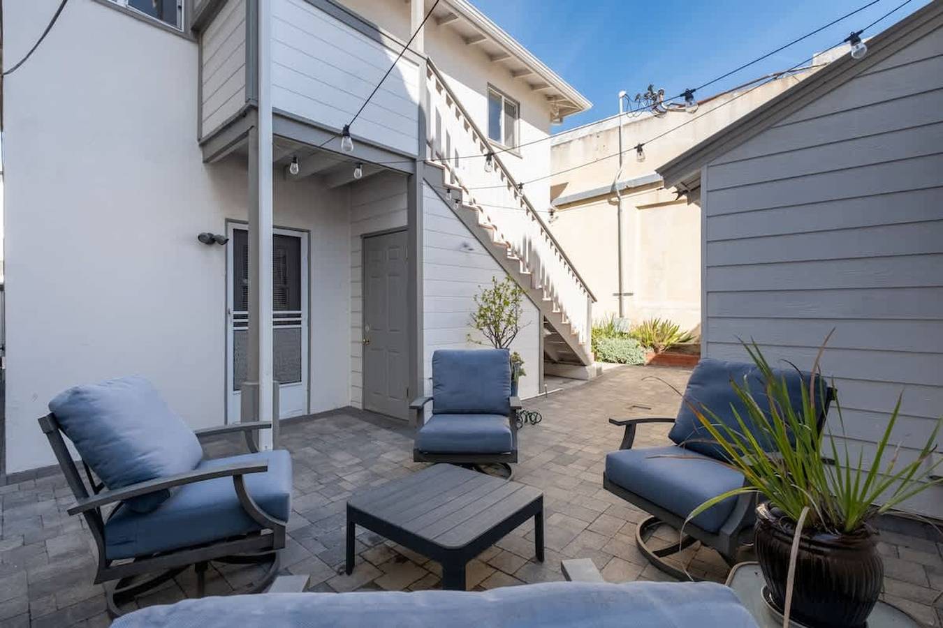 Ganze Wohnung, Beachside Apt with Laundry Steps to the Shore in Hermosa Beach, Los Angeles County