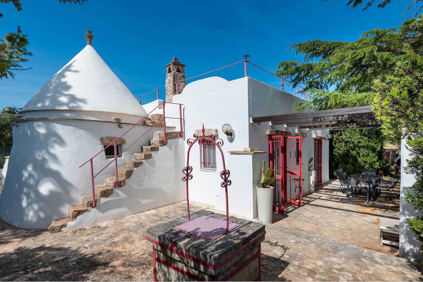 Trullo 'Riccardo' mit privater Terrasse, Wi-Fi und Klimaanlage in San Michele Salentino, Salento