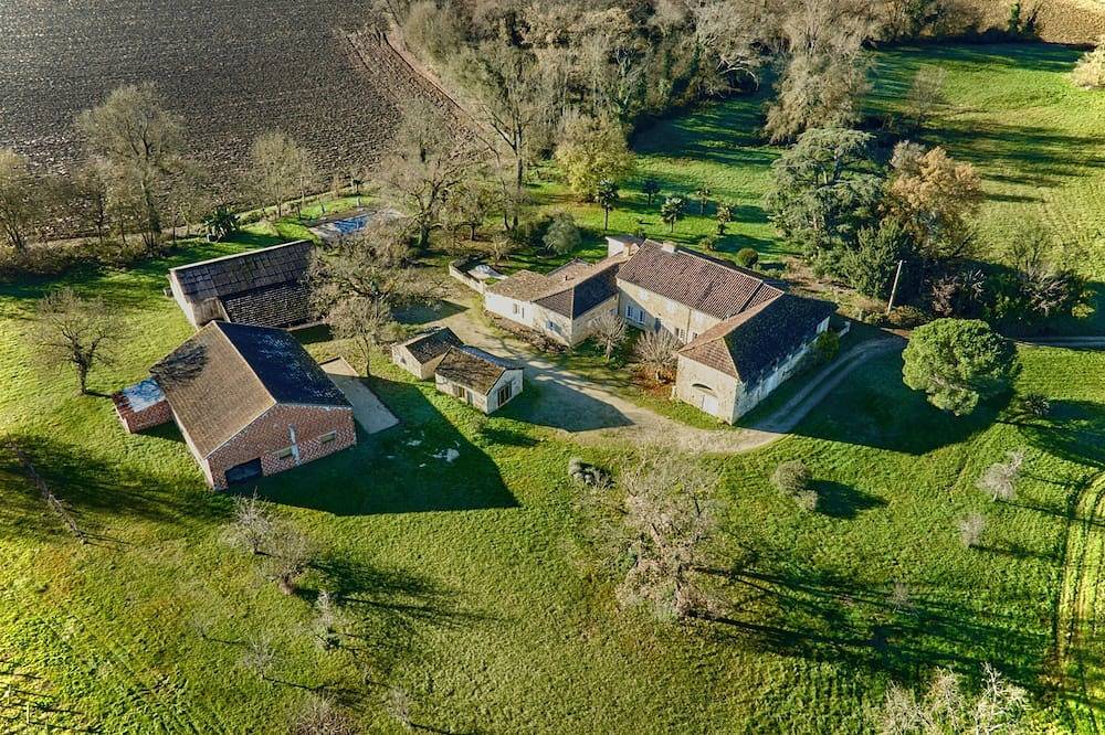 Le Clos Boissière - Gîtes Charme et Cosy avec piscine dans le Gers in Valence-sur-Baïse, Gers