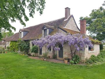Maison d’hôte pour 3 personnes, avec jardin ainsi que terrasse et vue à Seigy