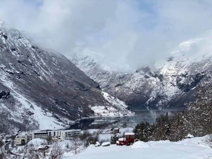 Location de vacances pour 9 personnes, avec vue et jardin, adapté aux familles dans Geiranger - 2