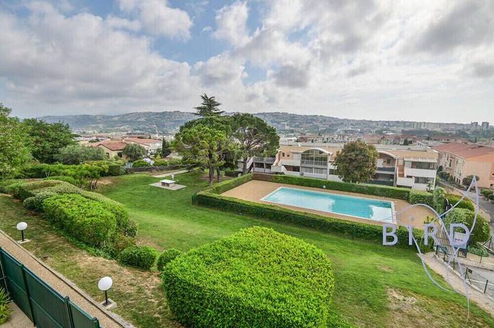 Appartement de vacances pour 2 personnes, avec piscine à Saint-Laurent-du-Var