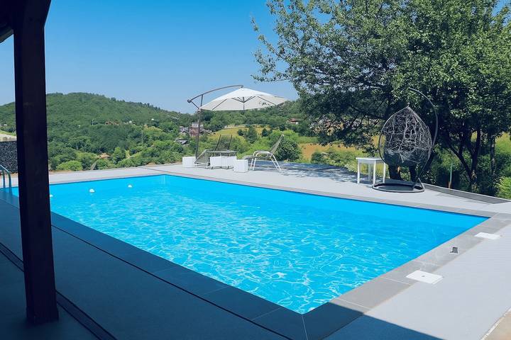Ferienhaus für 20 Personen, mit Balkon und Garten sowie Pool - 1
