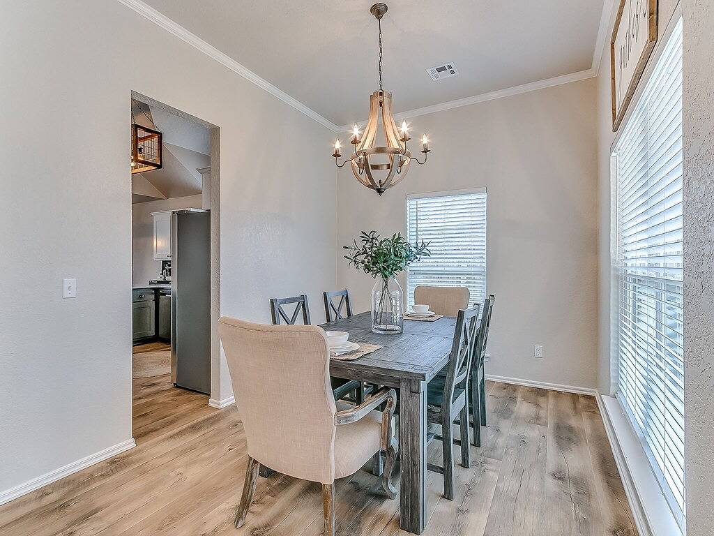 Edmond charmer with Rainfall shower & large yard! in Edmond, Oklahoma County