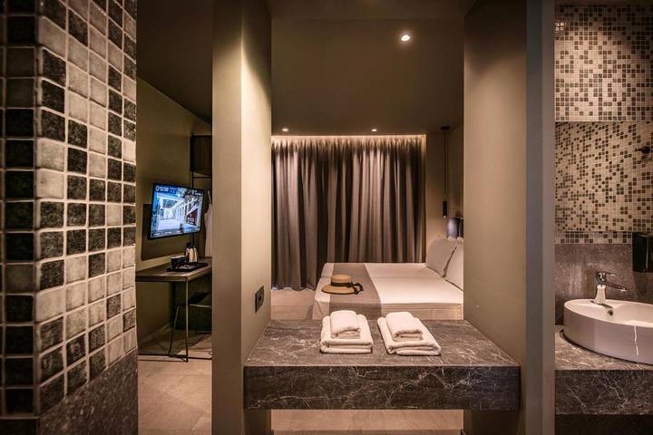 Hôtel pour 2 personnes, avec Balcon et Terrasse ainsi que Jacuzzi et Jardin