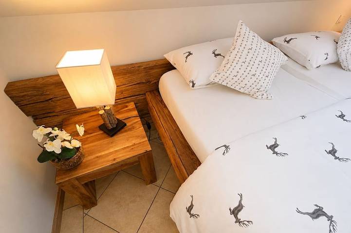 Ganze Wohnung, Gemütliche, sonnige & neu renovierte Ferienwohnung mit Zugspitzblick - 4 Sterne in Garmisch-Partenkirchen, Bayerische Alpen
