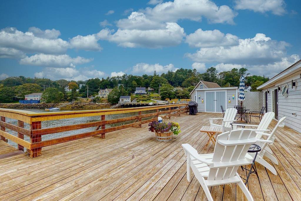 Bayfront Cottage on Mill Cove w/ Private Dock & Furnished Deck - Walk Downtown in Boothbay Harbor, Lincoln County (Maine)