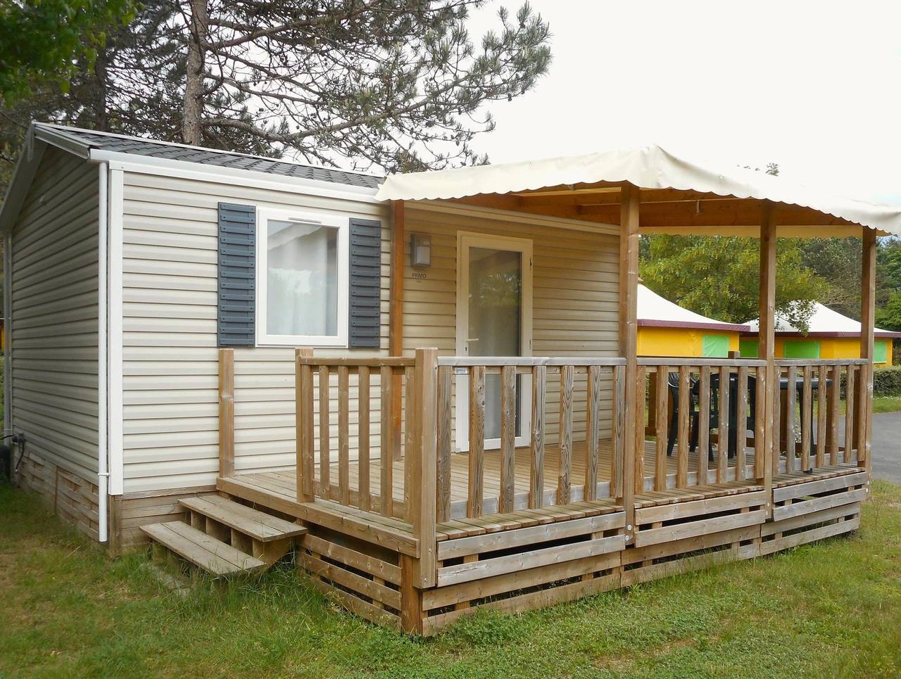 Zecamping 3 étoiles piscine chauffée locatif Tv clim 20m2 in Saint-Père-sur-Loire, Vallée de la Loire