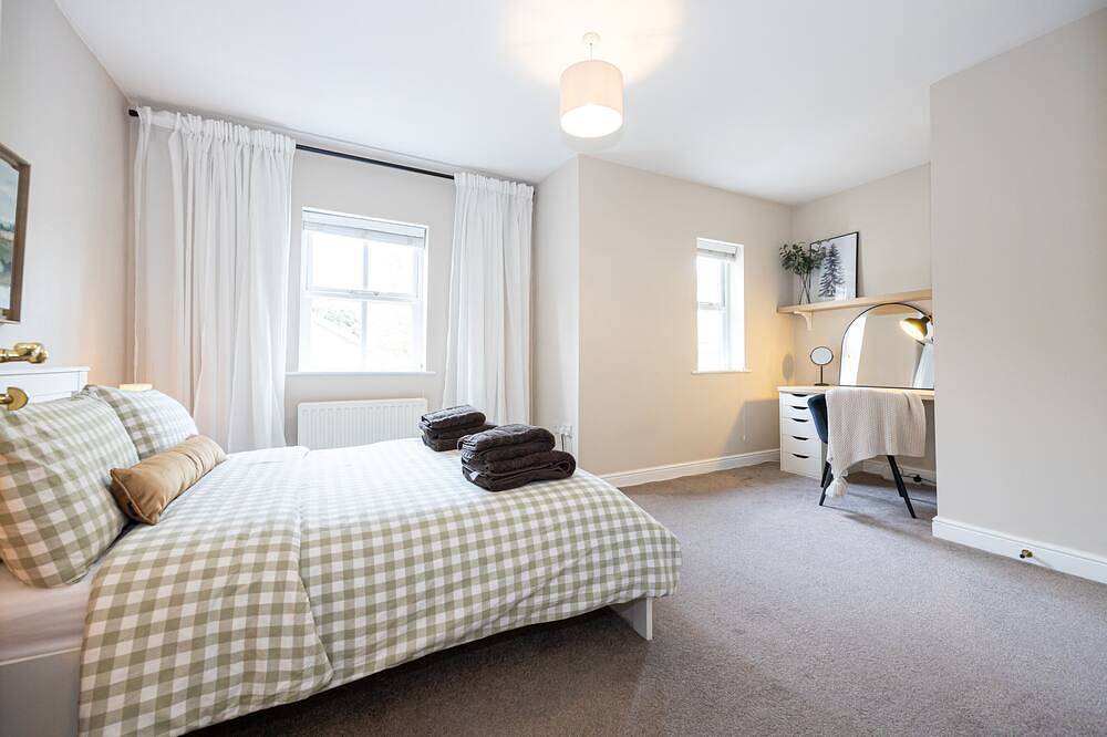 Luxury 3-Bed House | 10 min to City | Free Parking in Manchester, Greater Manchester