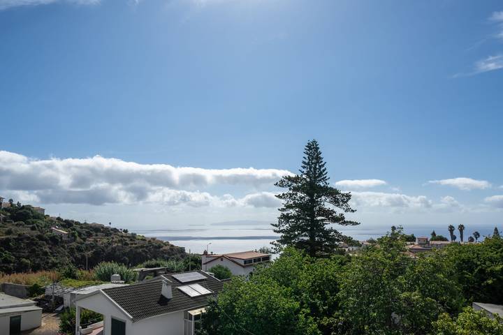 Ganze Wohnung, Madeira Meerblick - Pool und Komfort in Caniço in Caniço, Madeira