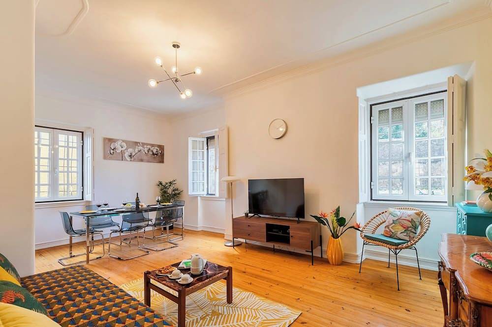 Apartamento entero, Casa Amarela de Sintra Ii, your spacious holiday home! in Sintra, Costa de Lisboa