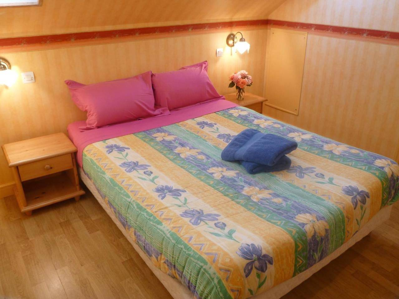 Standard Double Room with Shared Toilet in Mailly-Maillet, Région d'Amiens