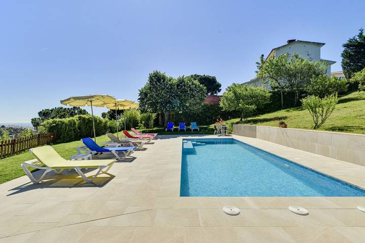 Casa de vacaciones para 14 personas, con Balcón además de Terraza y Jardín en Calella