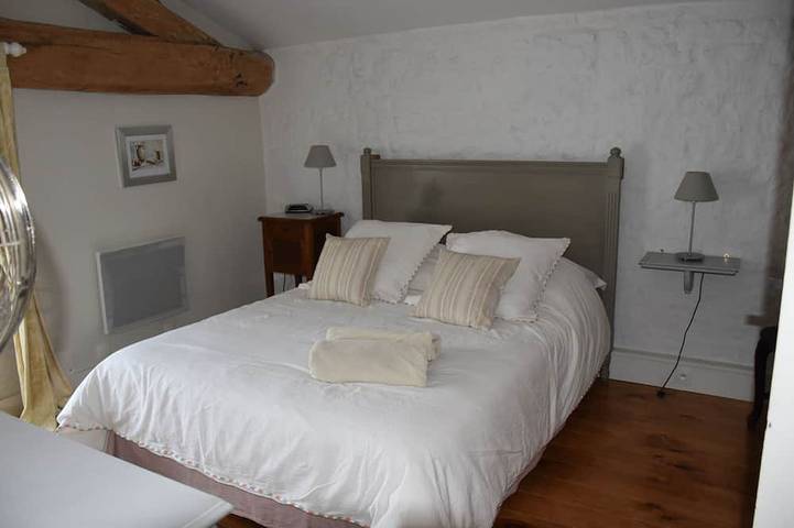 Location de vacances pour 6 personnes, avec jardin et piscine à Crazannes - 2