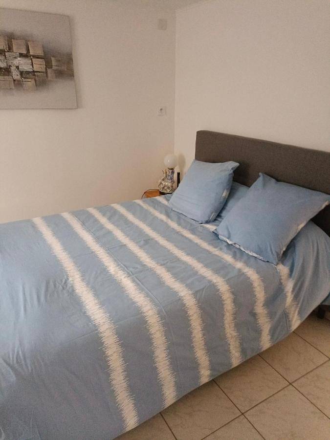 Gîte pour 2 personnes, avec terrasse à Vals-près-le-Puy - 3