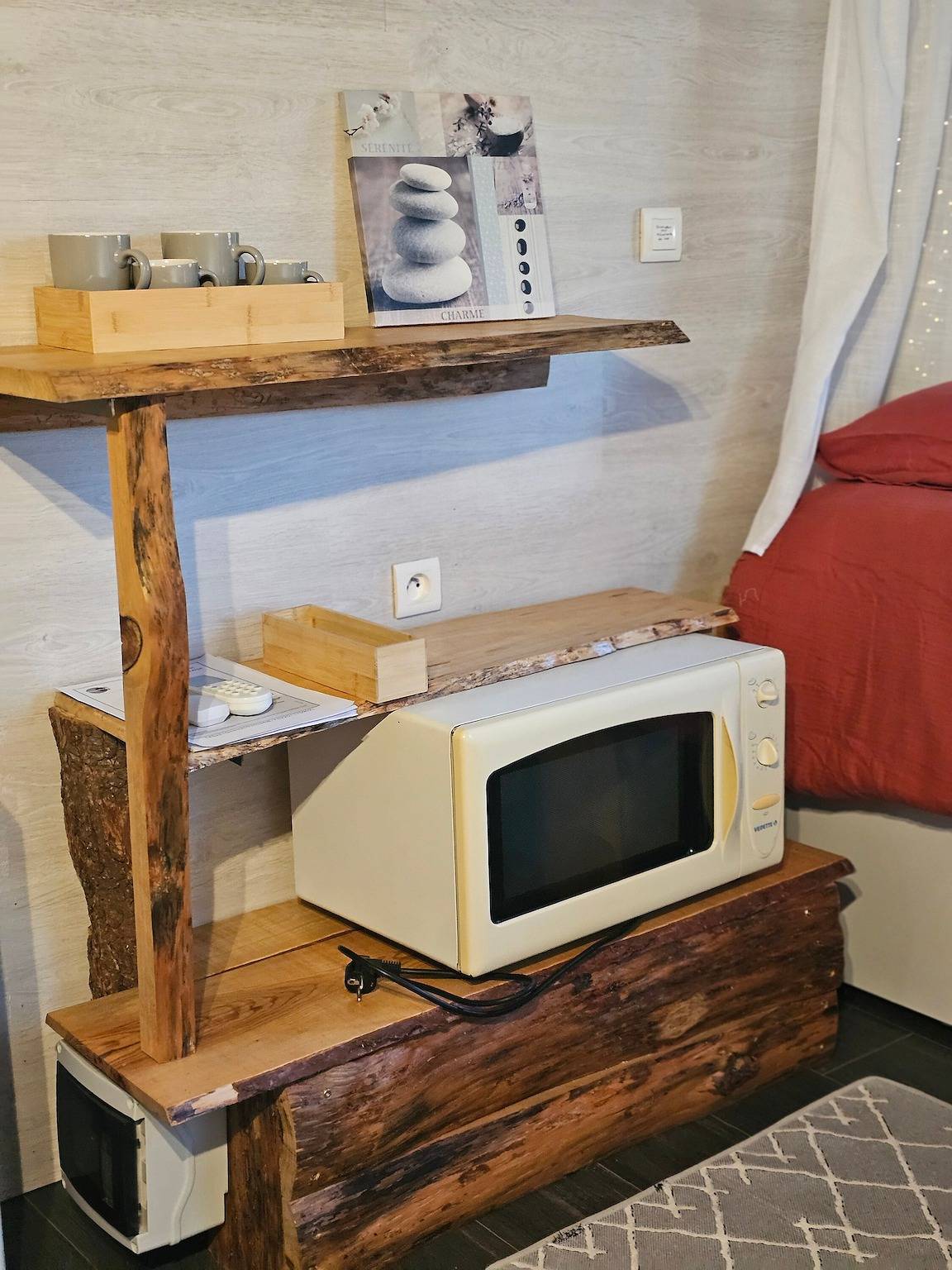 Casa de huéspedes «La Roulotte des Chouchous» con aire acondicionado in Hourtin, Lesparre-Médoc region