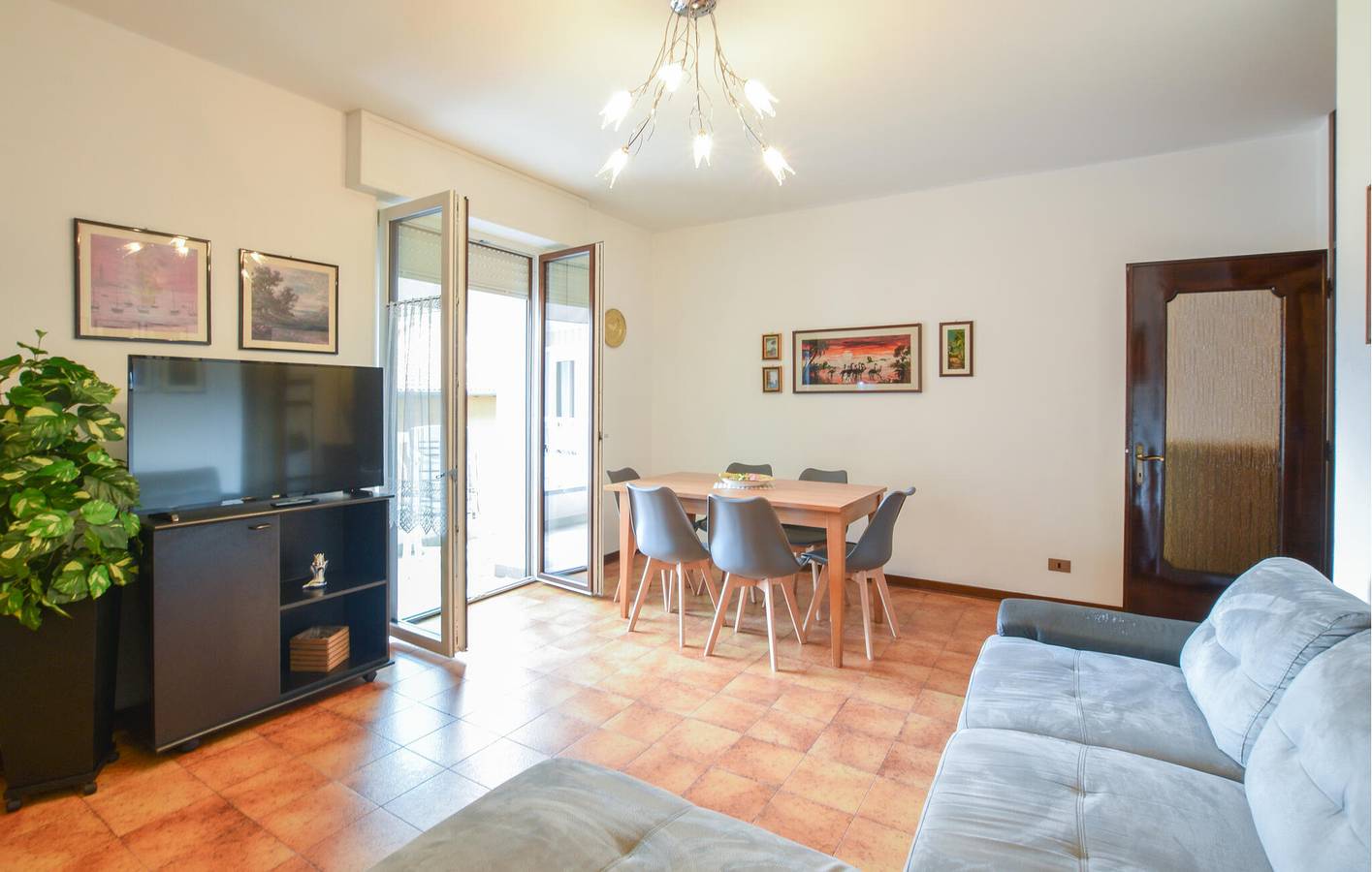 Ganze Ferienwohnung, Ferienhaus am Meer mit WLAN und Parkplatz – 1 km vom Strand entfernt in Bagolino, Gardasee-Berge