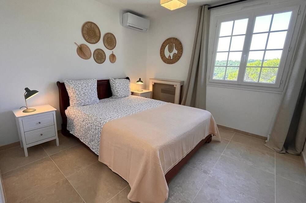 8 persons villa with private pool, air conditioning, views and good wifi in Taradeau, Draguignan Region