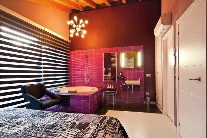 Casa rural para 16 personas, con Balcón y Jacuzzi además de Terraza y Jardín en Prádena