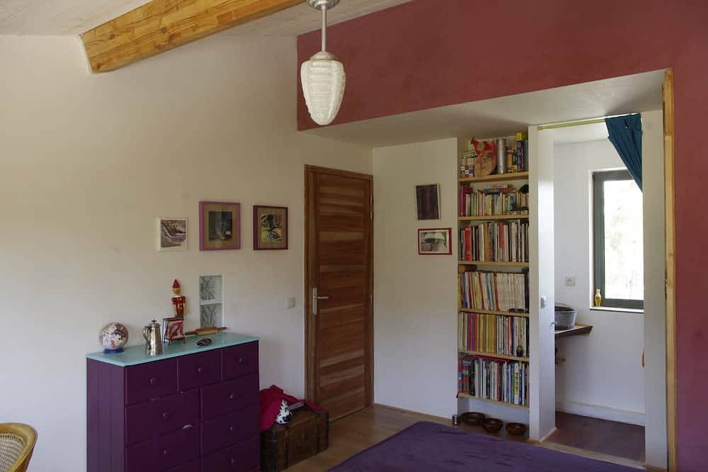 Spacieuse maison d'architecte avec Piscine naturelle 15 m x 4 in Jouques, Région d'Aix-en-Provence