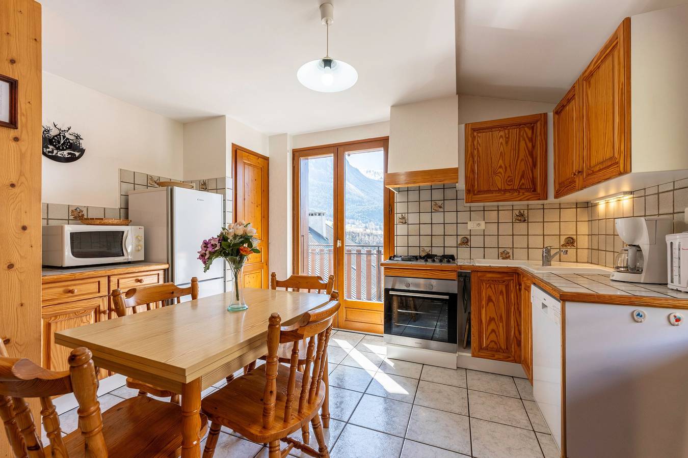 Appartement entier, Appartement "La Favière" avec vue sur les montagnes, balcon et Wi-Fi in Termignon, Massif de la Vanoise