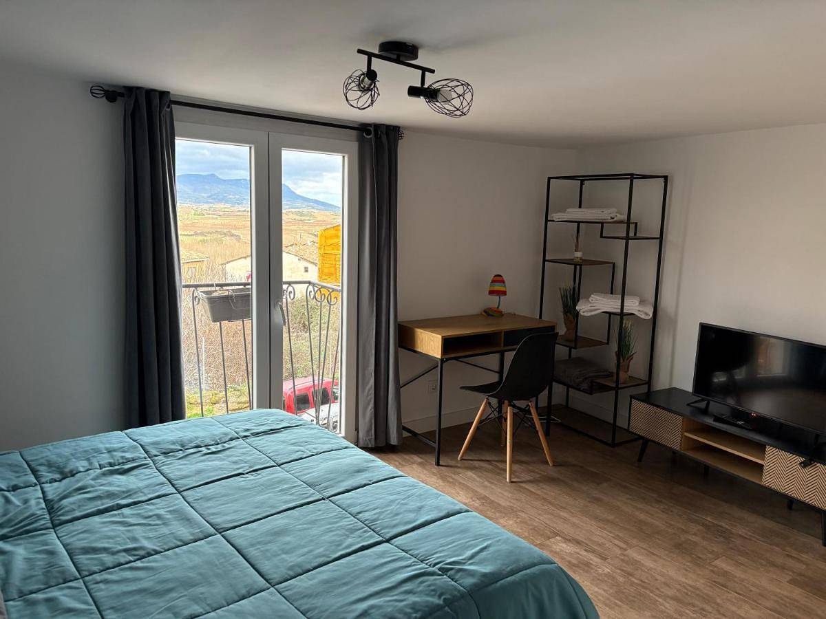 Small Attic Double Room in Haro, Rioja