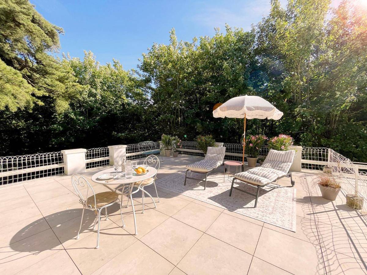 Appartement entier, Suite avec grande terrasse et parc - gîte classé 4 étoiles in Étretat, Région du Havre