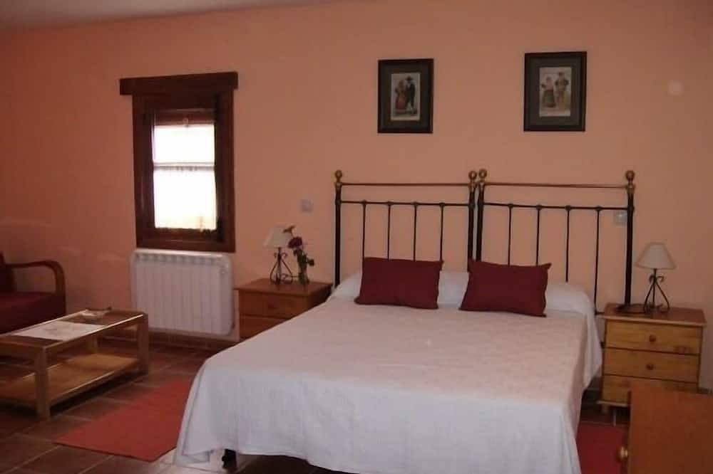 Rural house (full rental) El Empecinado for 23 people in Fuentelviejo, La Alcarria