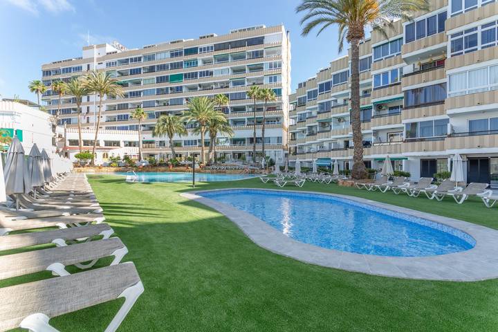 Ganzes Studio, Ferienstudio 'Yumbo Playa' mit Gemeinschaftspool, privater Terrasse und Wi-Fi in Maspalomas, San Bartolomé de Tirajana