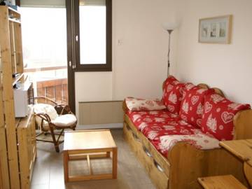 Gîte pour 3 personnes, avec terrasse à Les Adrets