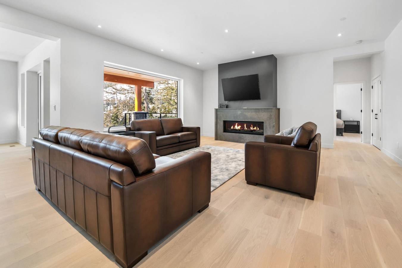 Luxurious 7Br Escape w/ Mountain Views & Privacy in Whistler Blackcomb