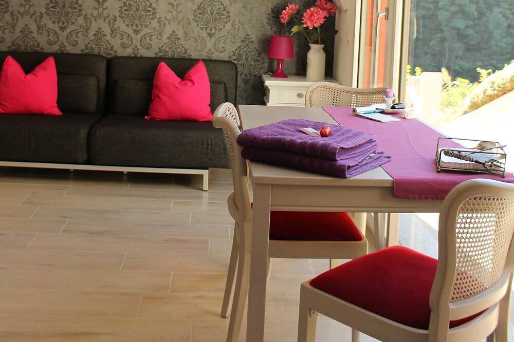 Mini appartement avec terrasse (sans cuisine!) in Lugano, Lac de Lugano
