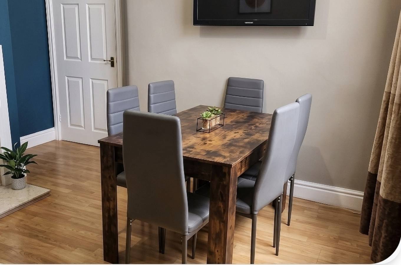Grand bungalow avec 3 lits et 2 salles de bains - Très grand jardin clos - Séjour gratuit pour les chiens in Birmingham, Région de Birmingham