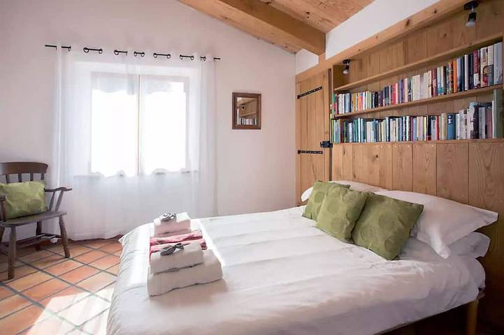 Location de vacances pour 5 personnes, avec jardin et piscine à Montferrer - 2