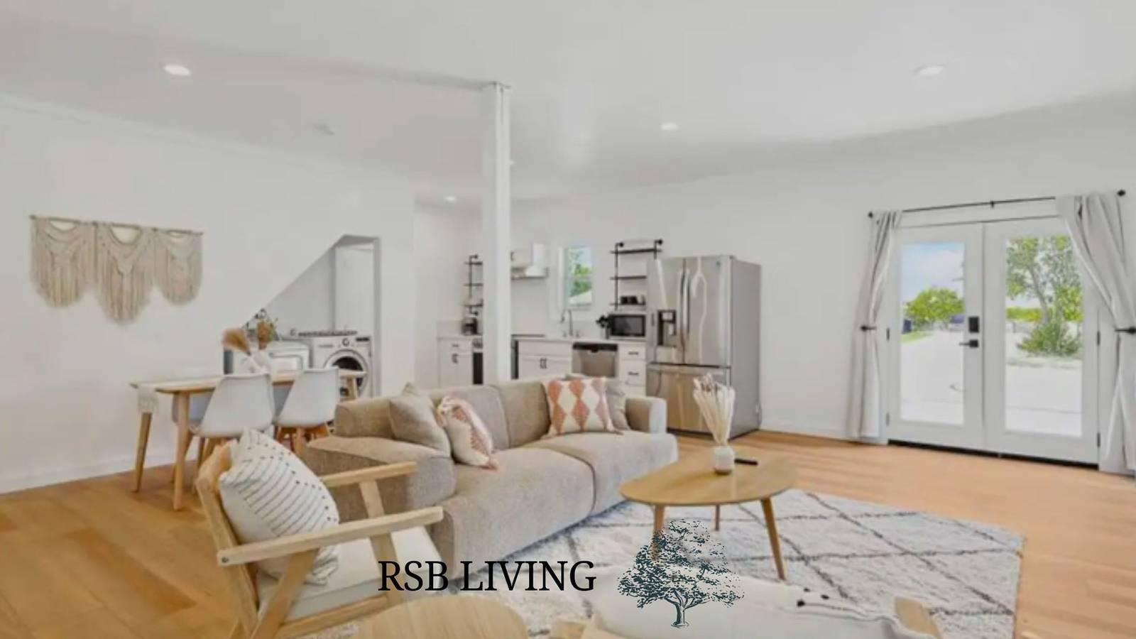 Peaceful 2Br 1B Holiday Guest House with Hot Tub in Denton, Denton County