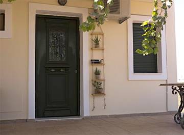 Gîte pour 2 personnes, avec piscine ainsi que jardin et vue à Chersónissos