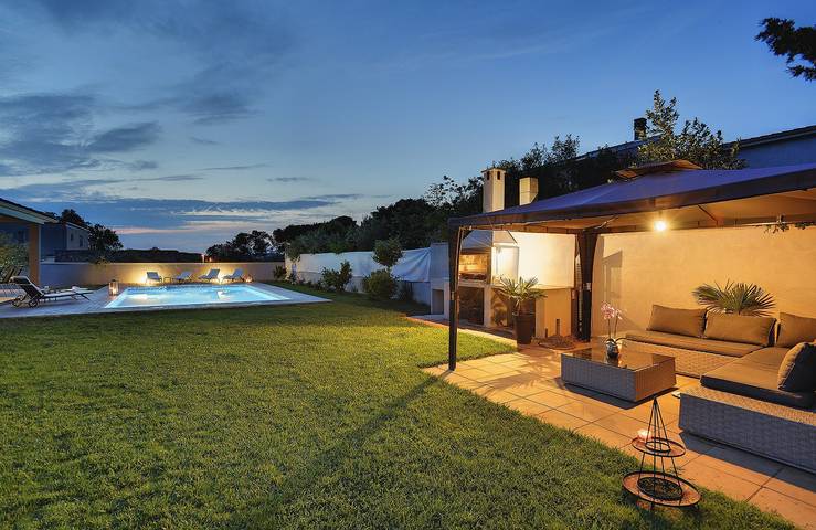 Villa für 9 Personen, mit Terrasse und Garten sowie Pool, mit Haustier in Medulin - 3