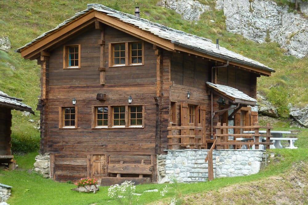 Chalet Le Murmure du Torrent, 40 Minuten zu Fuss vom berühmten Lac Bleu entfernt in Evolène, Walliser Alpen